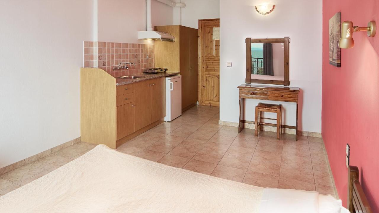 Pharos Rooms Ília 外观 照片