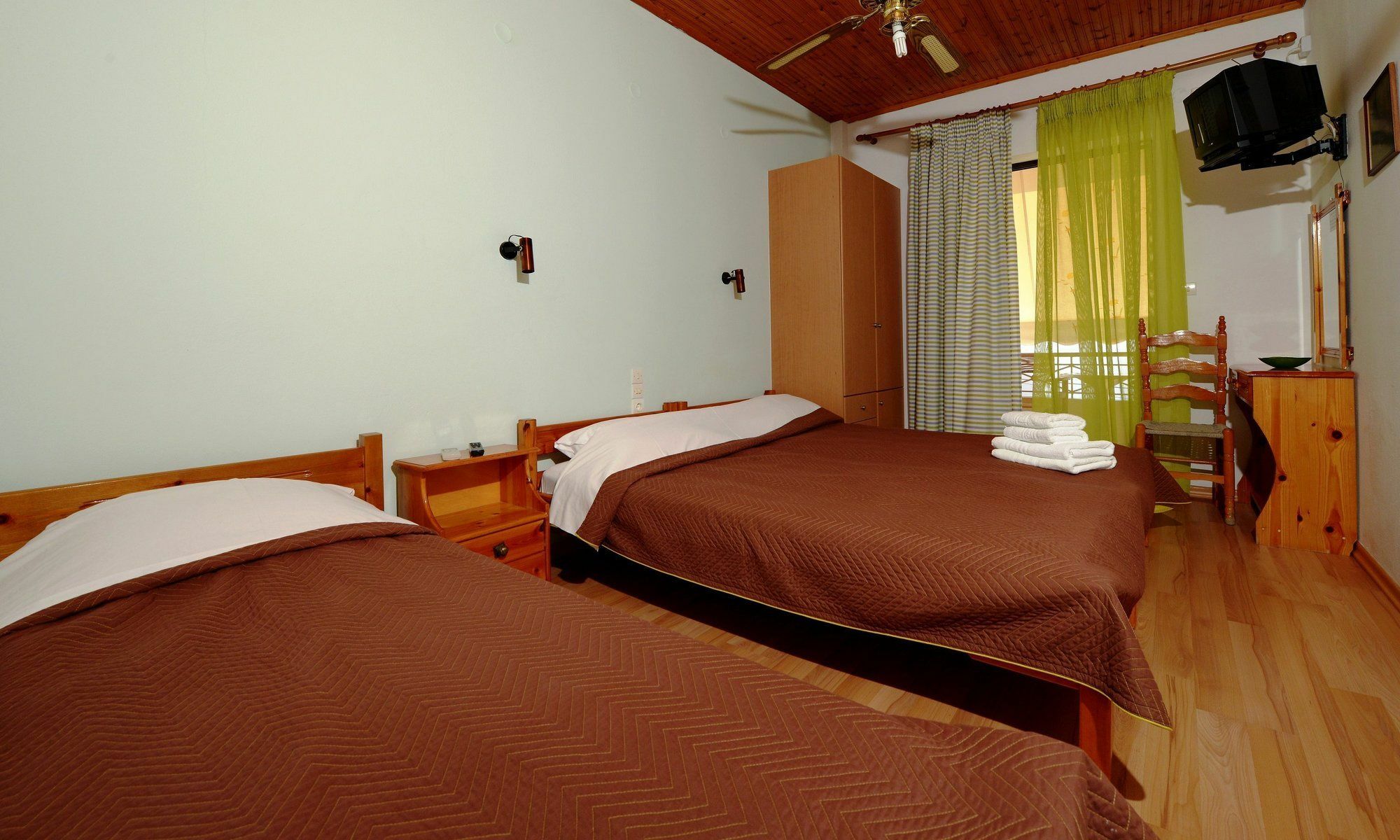 Pharos Rooms Ília 外观 照片