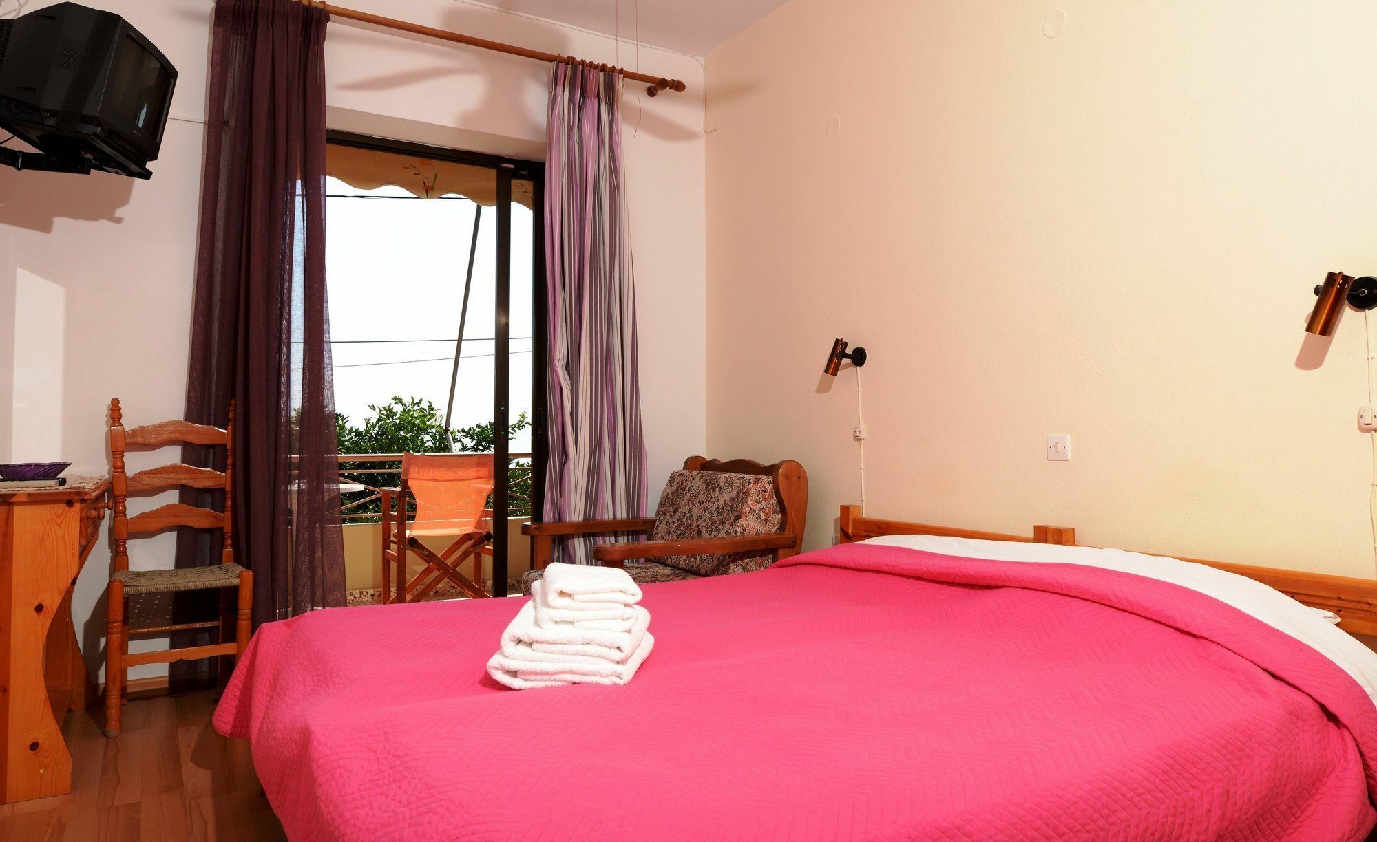 Pharos Rooms Ília 外观 照片